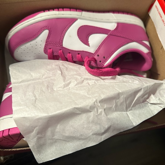 Nike Dunk Low - Picture 3 of 9